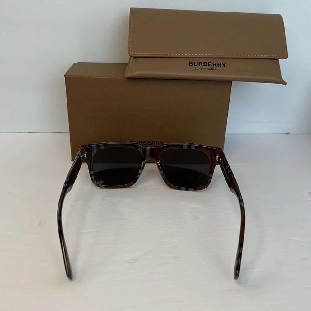 💯 - New Authentic BURBERRY Dark Gray Square Men's Sunglasses